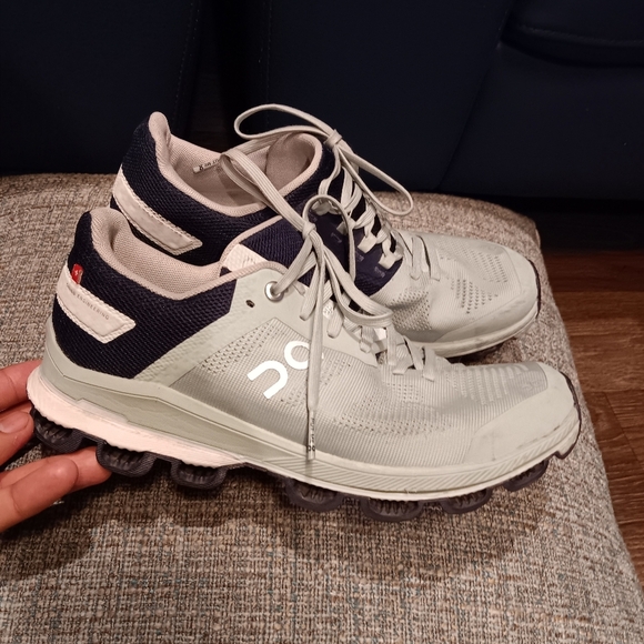 On Cloudsurfer 6 Running Shoes, Women's 8w (Fennel/Ink) Navy Great Condition! - Picture 7 of 7